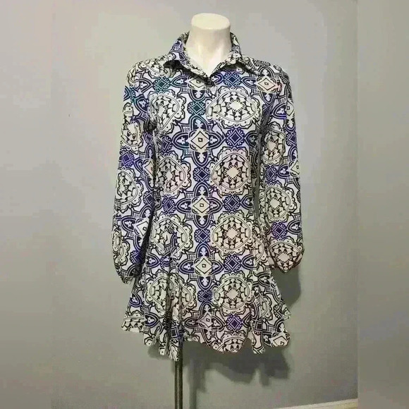 Dresses & Skirts - Blue and white short dress
